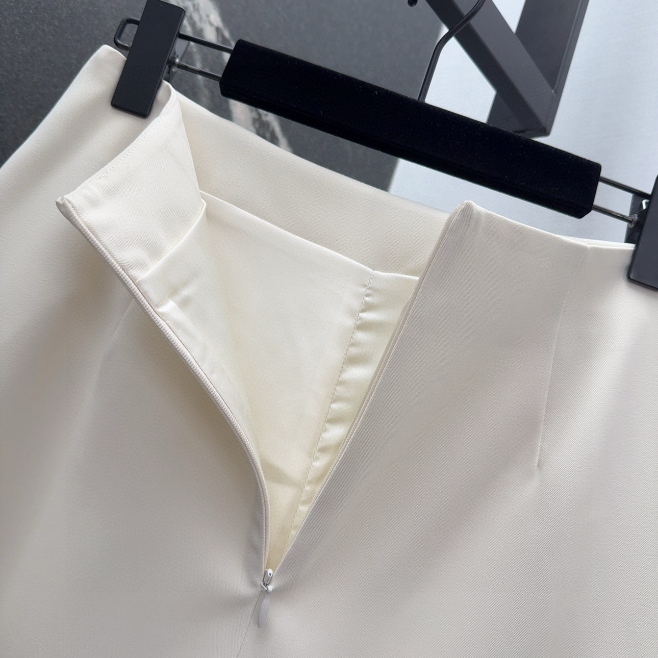 Elegant Vest and Shorts Set with Pearl Embellishments - Chic & Timeless 19 a1753384196531 3627