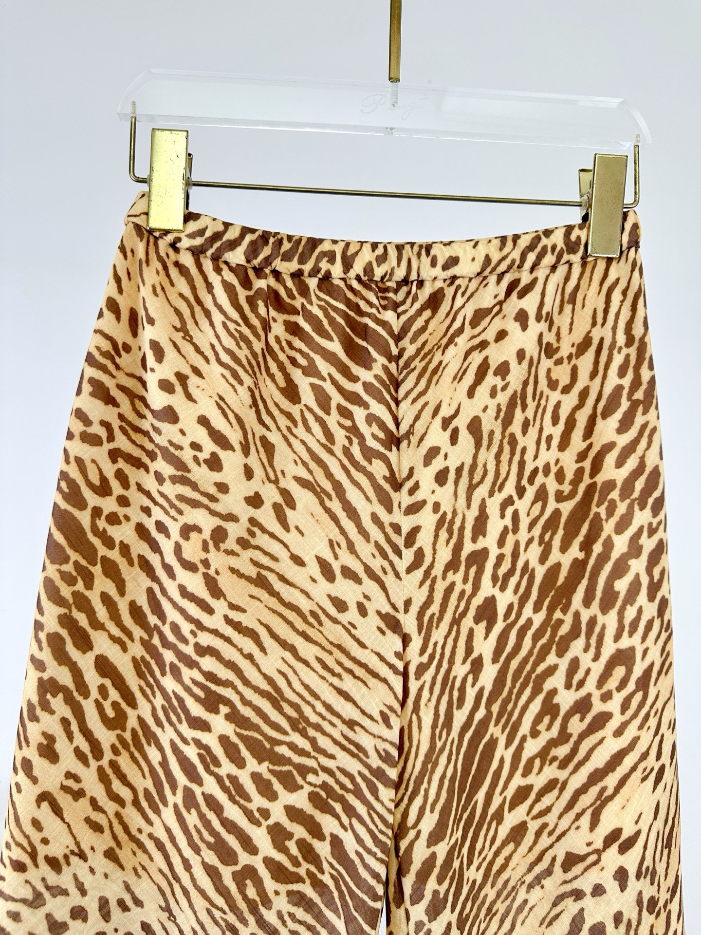 Title: “ZIMMERMANN Original Hardcore Female Suit with Cotton Fabric Design” Summary: P660 original hardcore female suit with 100% cotton fabric, mid-crop design, pants and - 图片 3