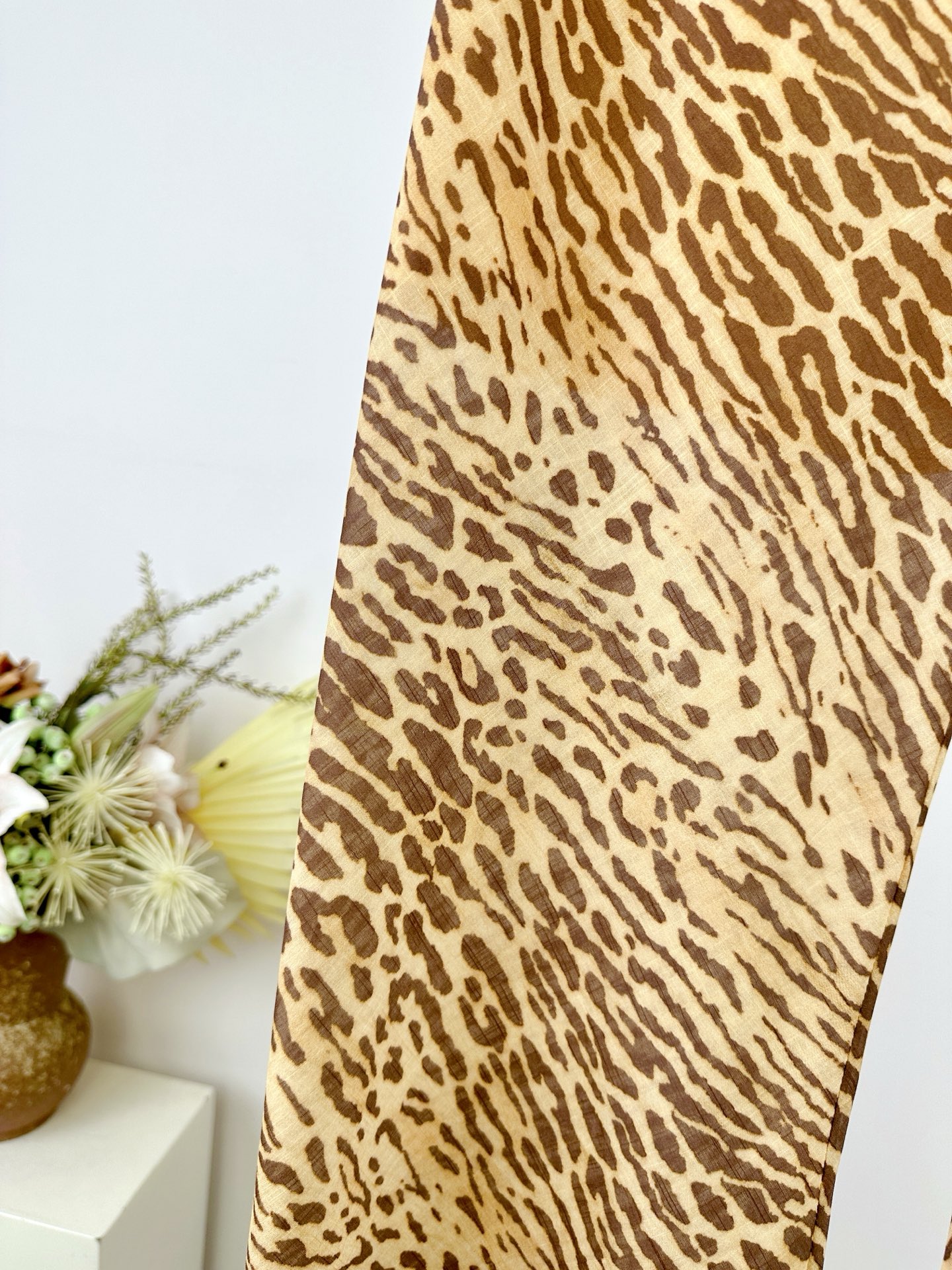 Title: “ZIMMERMANN Original Hardcore Female Suit with Cotton Fabric Design” Summary: P660 original hardcore female suit with 100% cotton fabric, mid-crop design, pants and - 图片 8