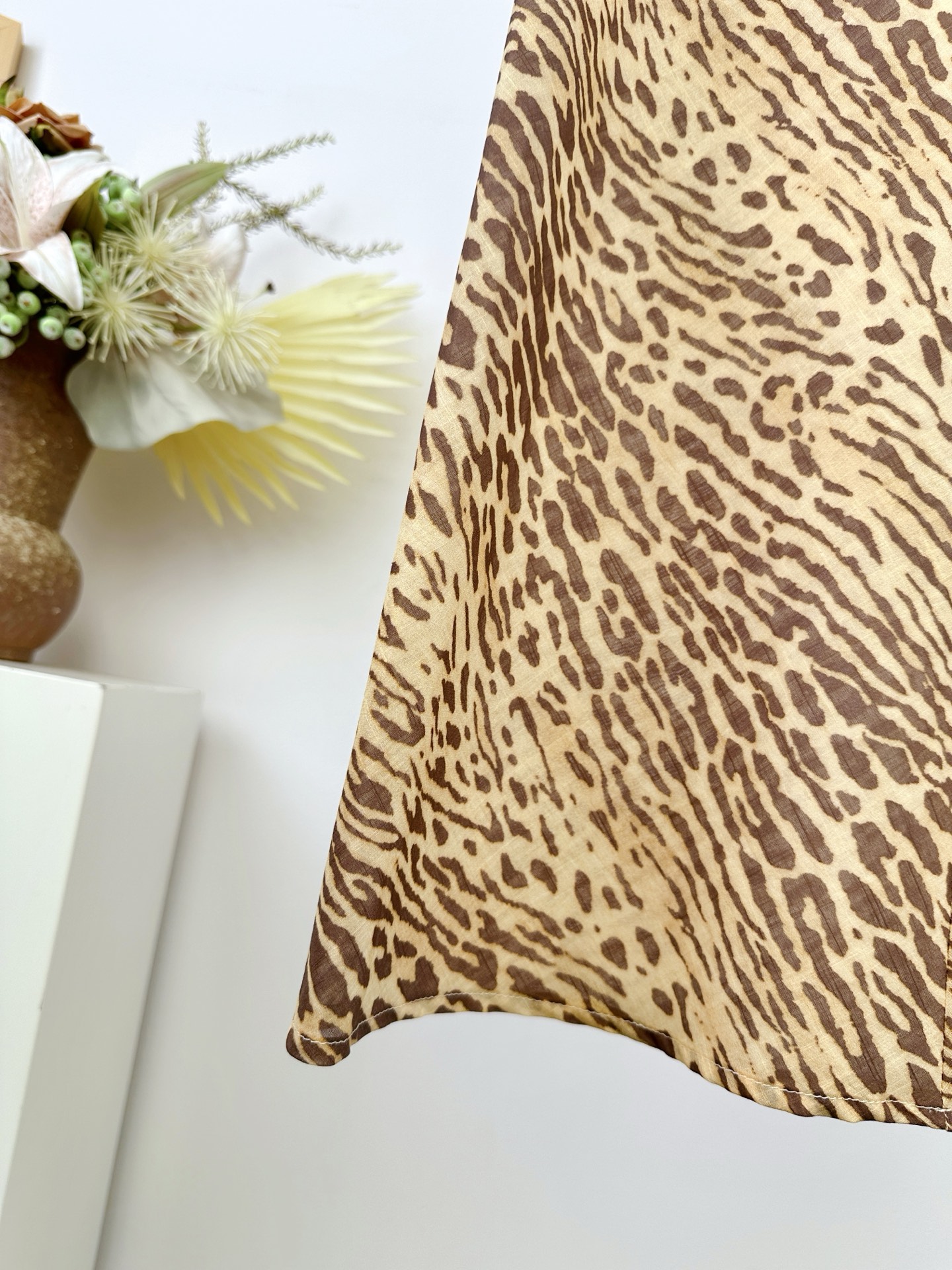 Title: “ZIMMERMANN Original Hardcore Female Suit with Cotton Fabric Design” Summary: P660 original hardcore female suit with 100% cotton fabric, mid-crop design, pants and - 图片 9