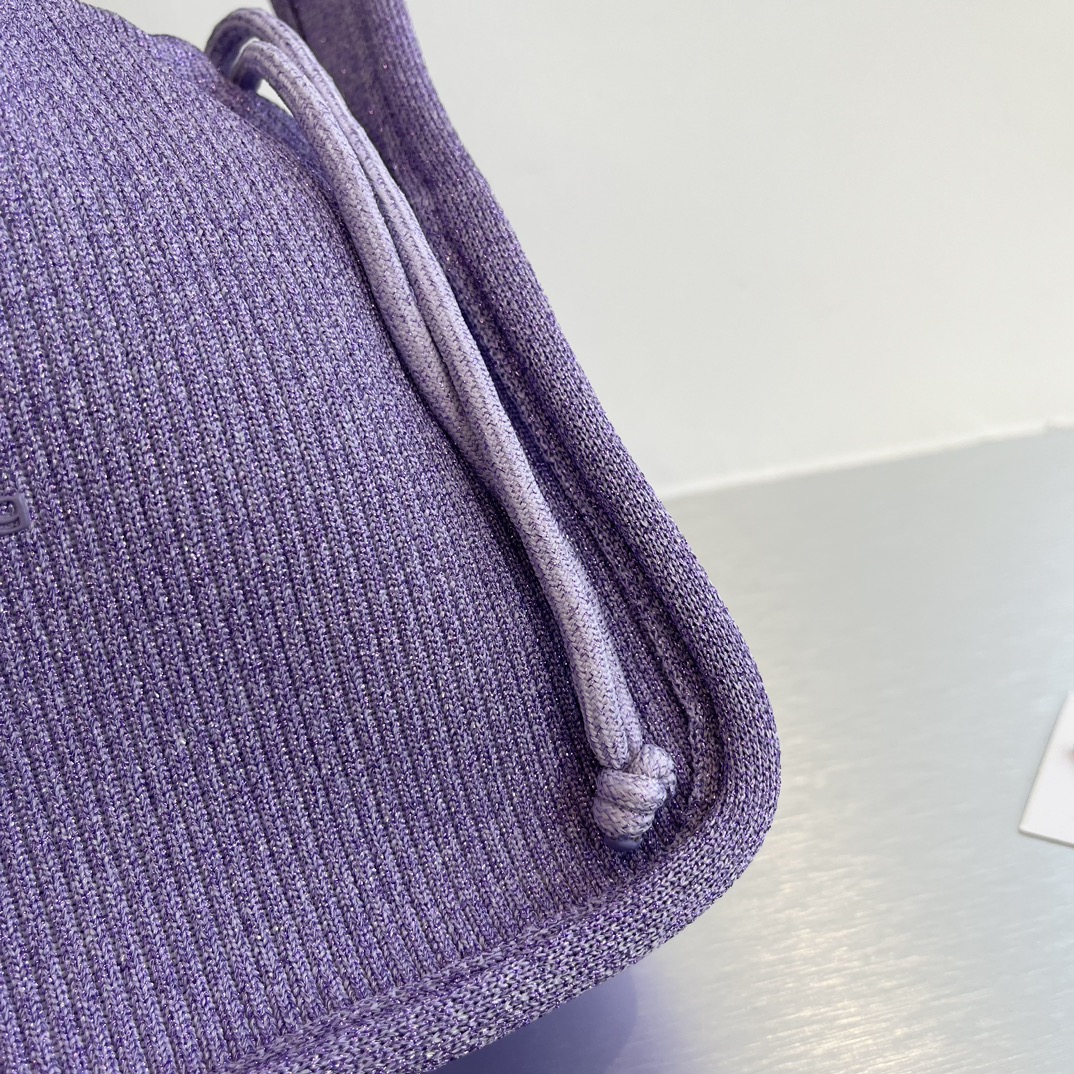 “Alexander Wang Ryan Handbag: Metal-Sensitized Purple Beauty with Unique Design and Custom Knitting” - 图片 8