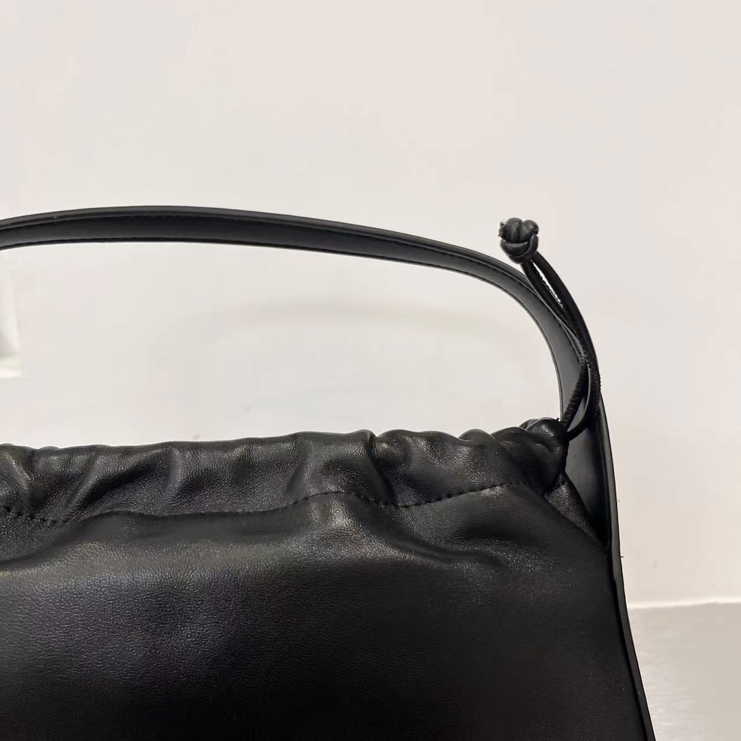“Alexander Wang Sheep-Skin Bucket Bag: High-Quality Custom Design and Volume, Size 23” - 图片 4