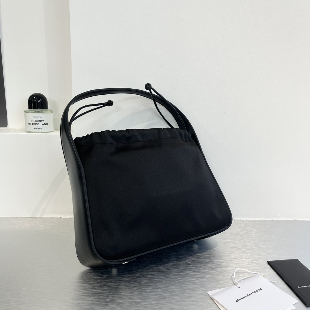 Alexander Wang: Cool and Simple Style with Luxurious Details for Everyday Wear - 图片 3