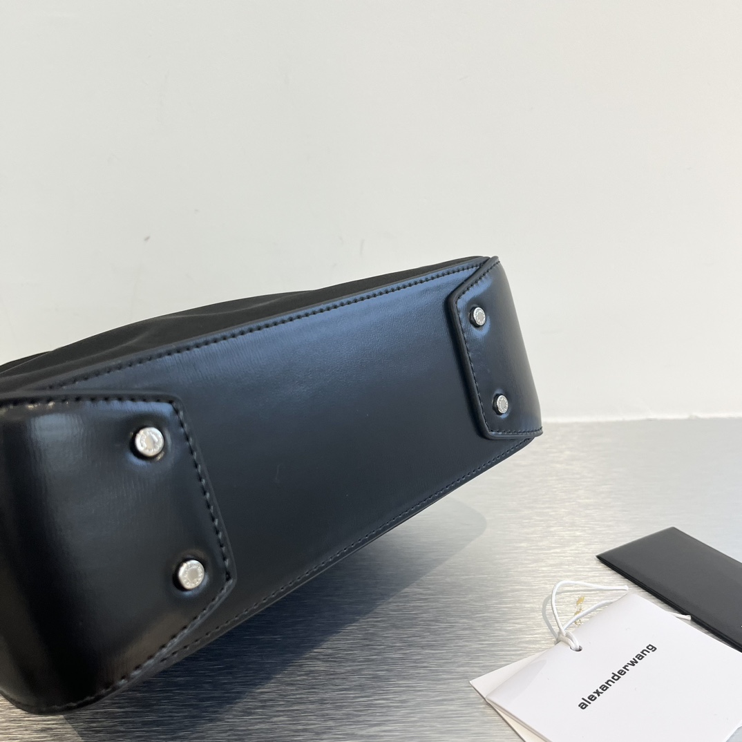 Alexander Wang: Cool and Simple Style with Luxurious Details for Everyday Wear - 图片 8