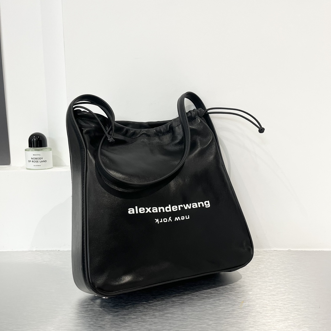 Alexander Wang’s High-Quality Customized Sheepskin King Pump Bucket Bag in Black, Size 27. - 图片 2