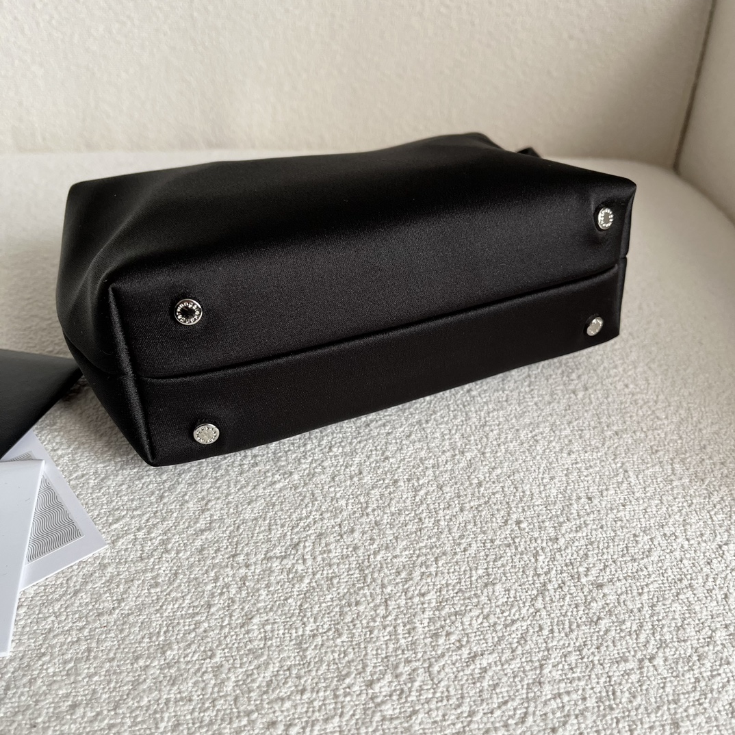 Alexander Wang King Handbag: New Face, Flashing Letters, Spacious Capacity, Original 17cm Size - 图片 4