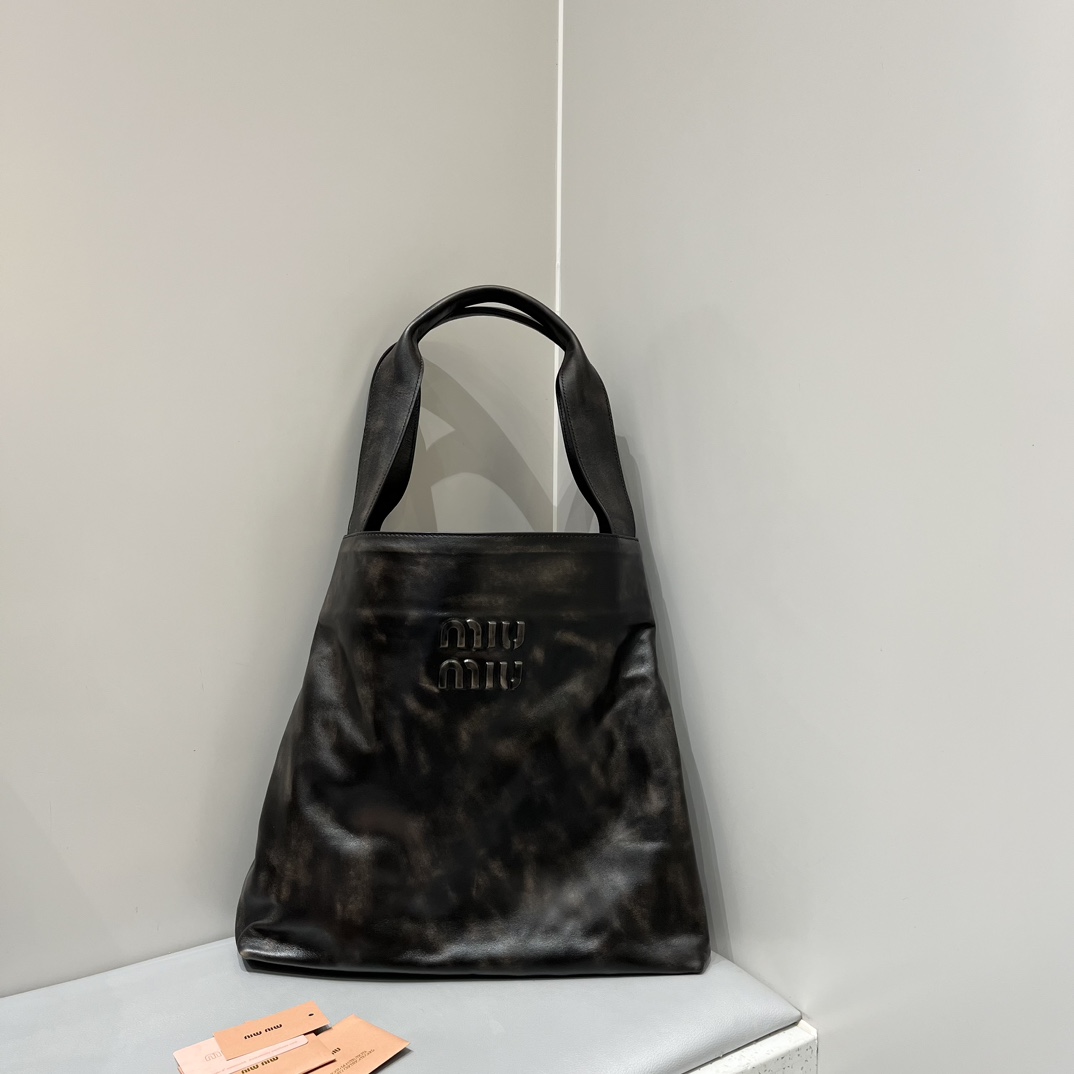 P990 MiuMiu gran bolso tote, color desgastado, mismo estilo que el desfile, perezoso, casual, piel de ternero suave y l…