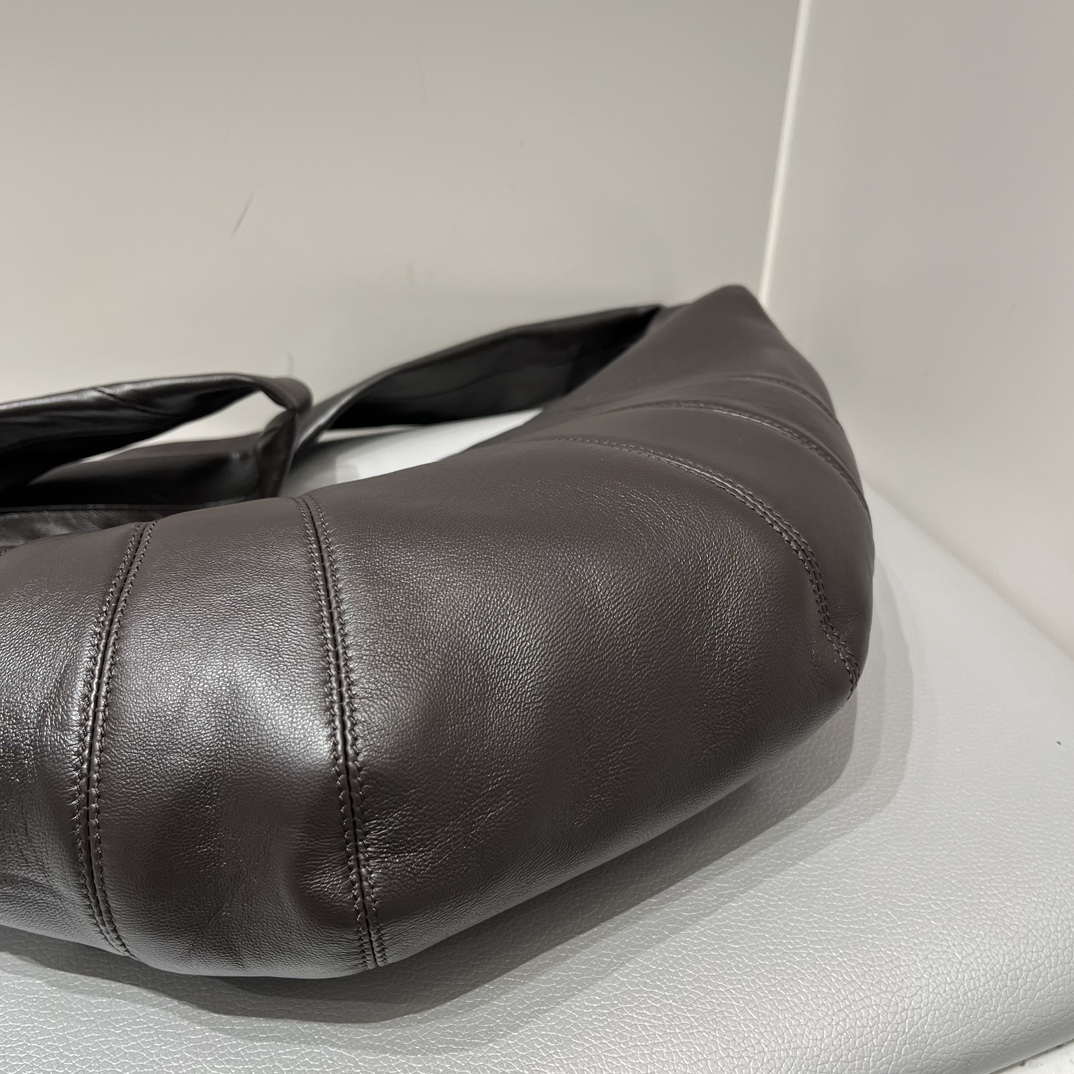 Rare edition of Lemaire croissant first launched in counter, black