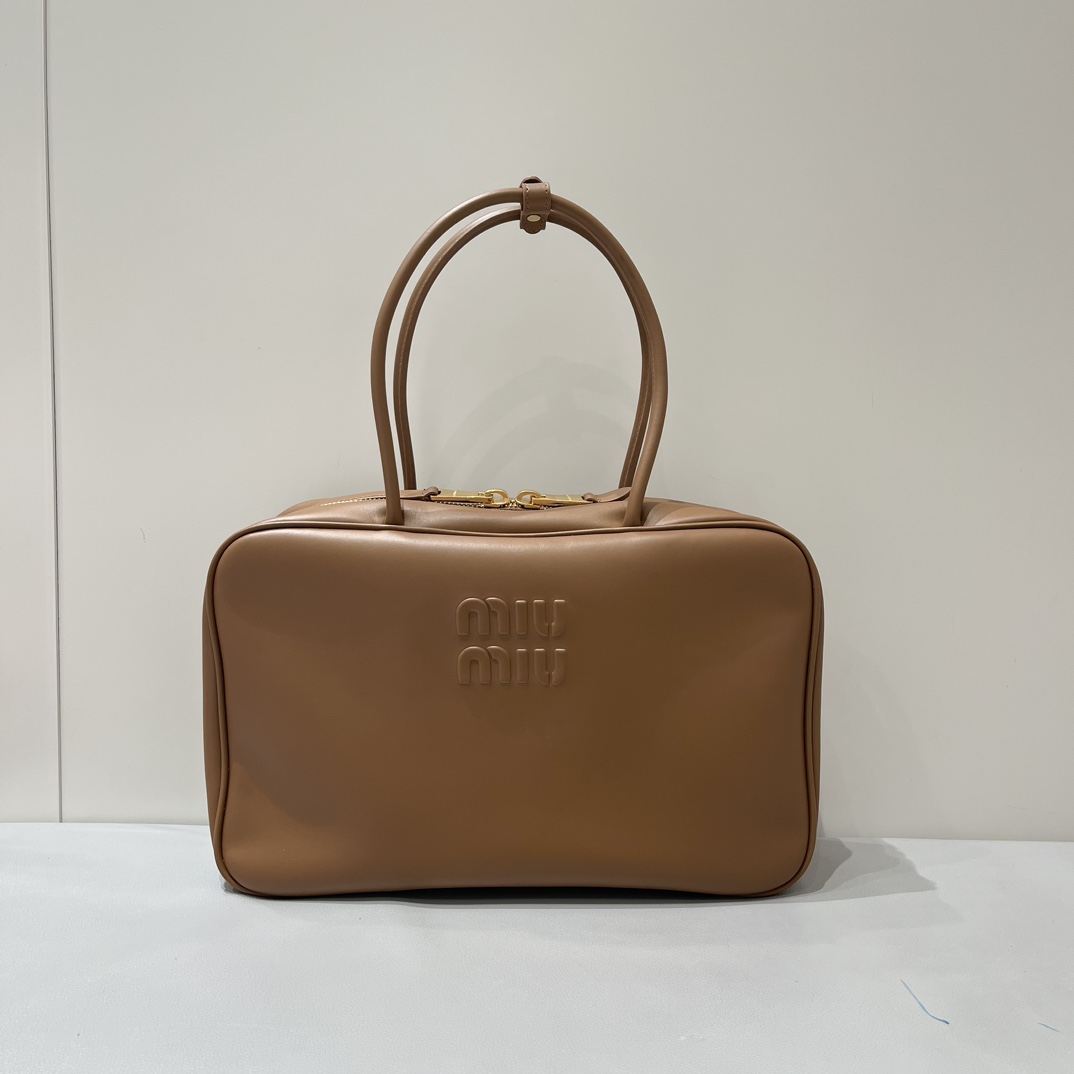 P850 ¡Cuero original con embalaje! Nuevo maletín MIUMIU (asa larga) versión mejorada de boutique, elegante y casual, Mi…