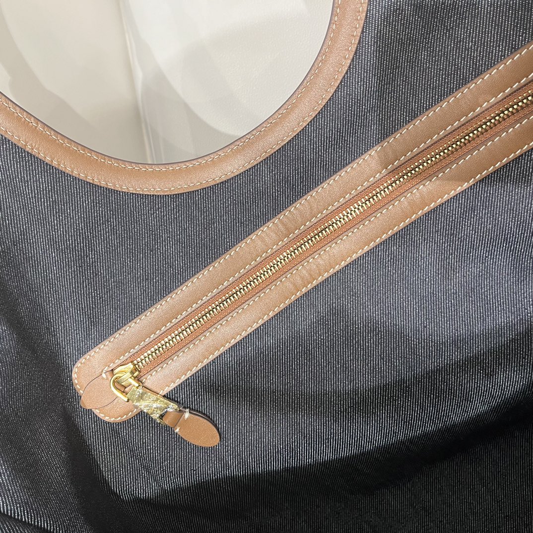 Miu Miu Large details