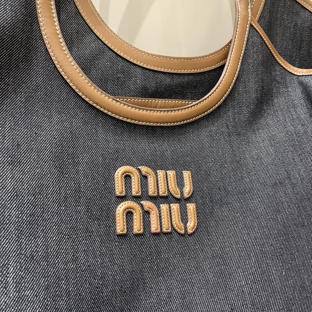 Miu Miu Large details