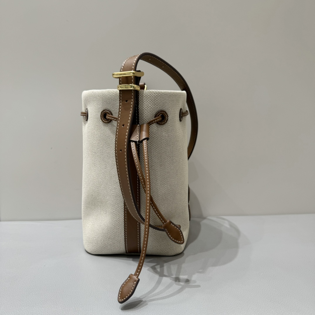Miu Miu Miu2024ss show canvas and leather bucket bag