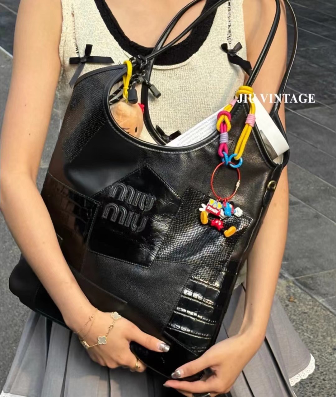 Miu Miu MiuMiu lizard pattern splicing hobo Isetan limited edition Tote bag "ivy miu" series vertical version The bag shape looks cute, lazy and