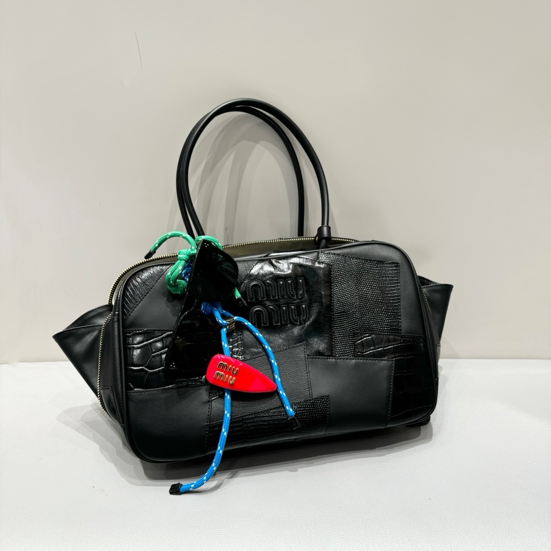 Miu Miu Product _dlvqfLI2k09bvEk08-fY3dmudYSO9s0HwPkb-pw