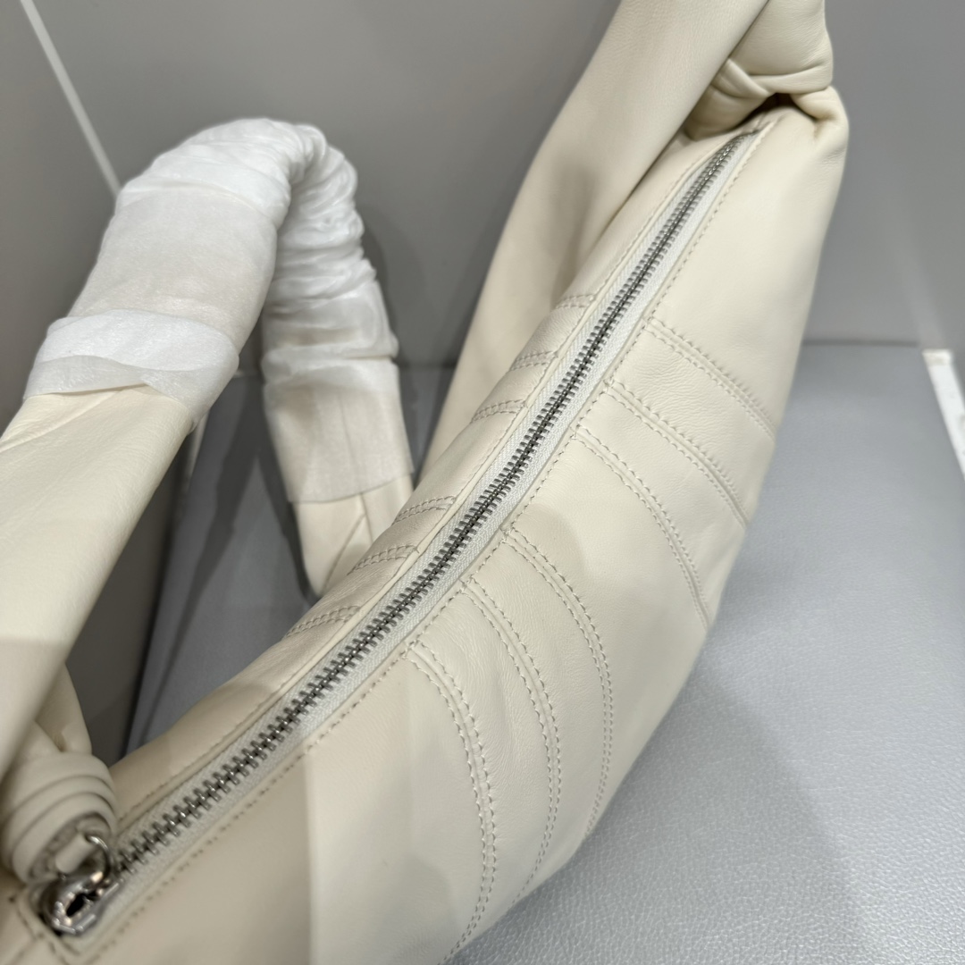 Original factory shipped Lemaire croissant white
