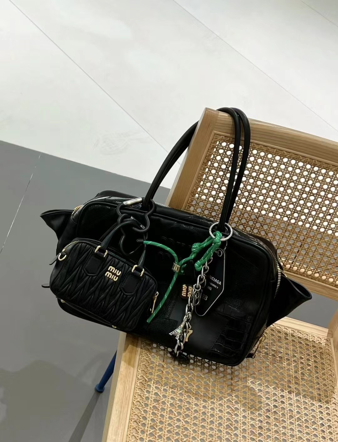 Miu Miu Product _dt1qfSMbYfZkzhb2wtt9Y-VzTfRRB2Enh7t_u2g