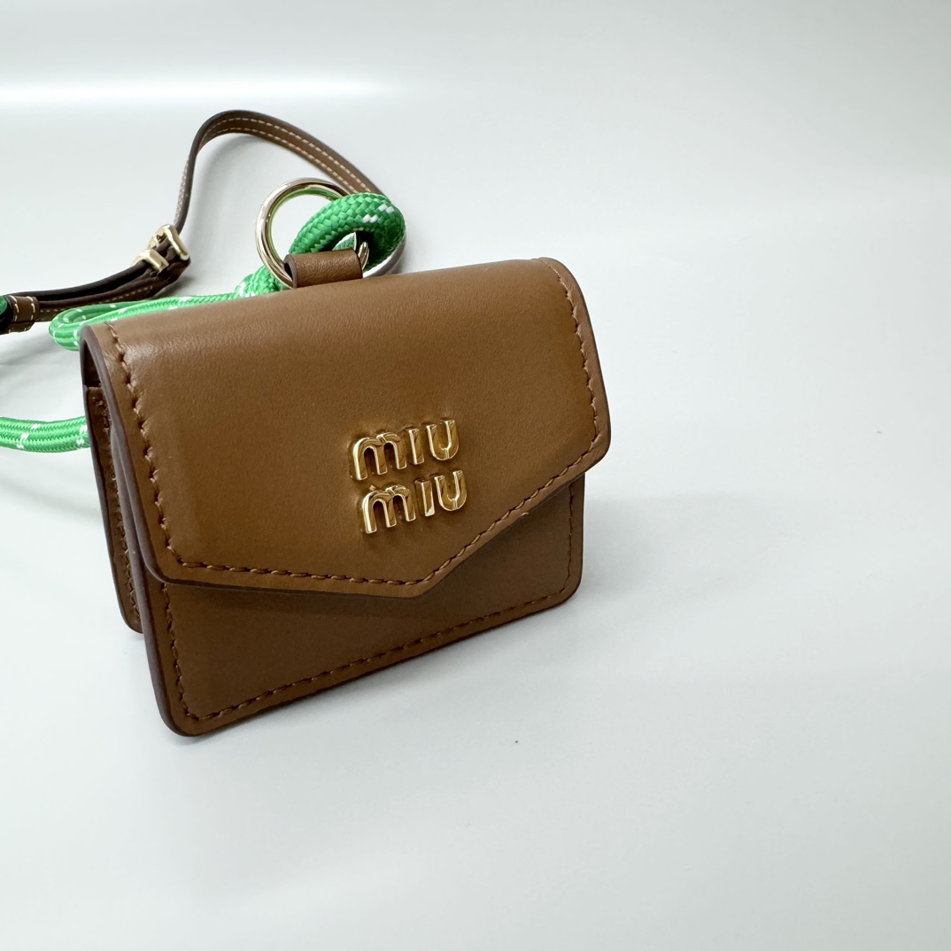 Miu Miu Miu strap earphone bag hanging bag green