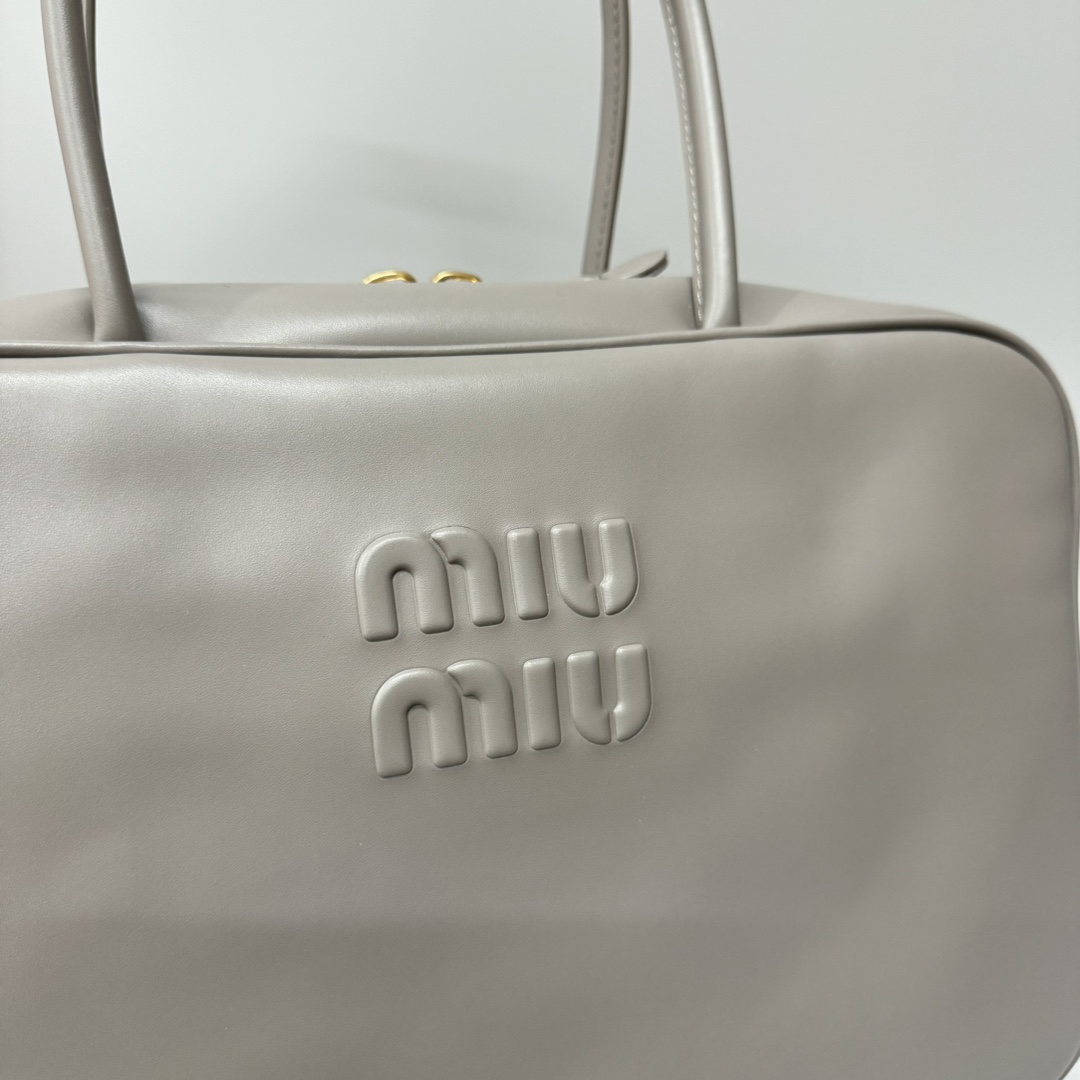 Miu Miu MIUMIU new product briefcase (long handle)
