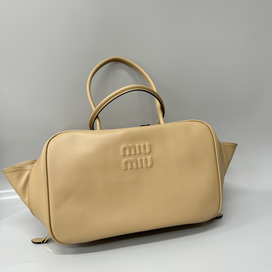 Miu Miu Product _dq8qfCj5raPN_kT2ImabmUPhq0mxEpbFBxYAHBQ