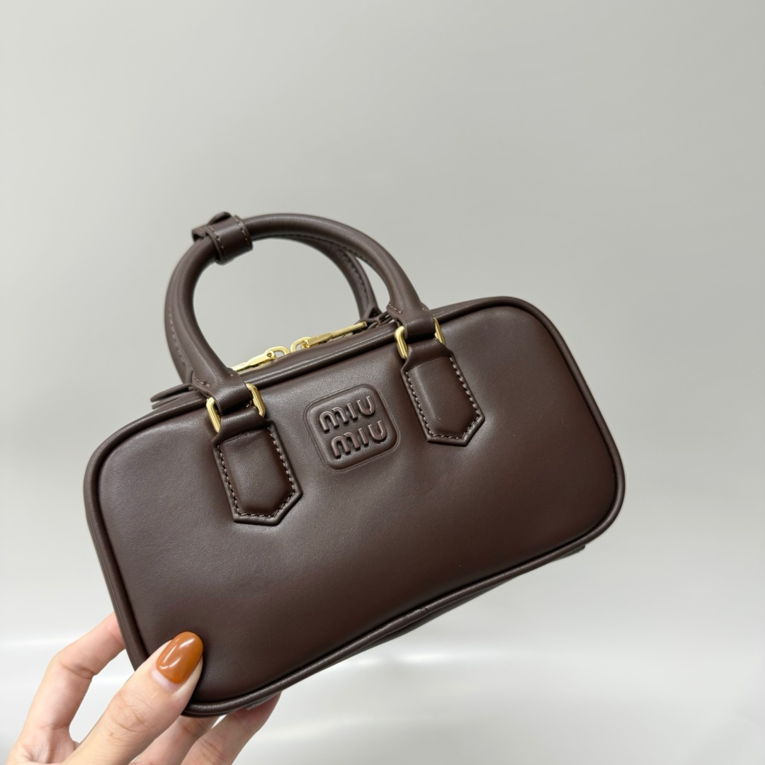 Miu Miu Product _dvzqfQLIxf8IhcMivoT46w3TUDEiOE2YVAvsEtA