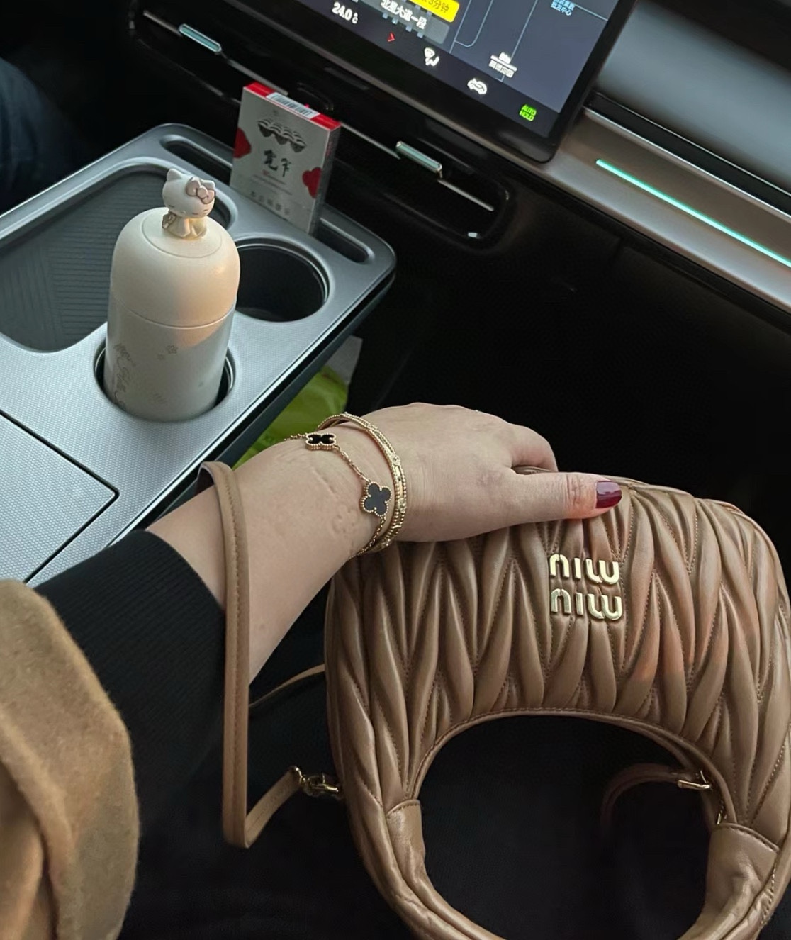 Miu Miu Product _dwIqfpH-xsuxXGsz7CWxwxCtf7Z6_uTX04pkpNw