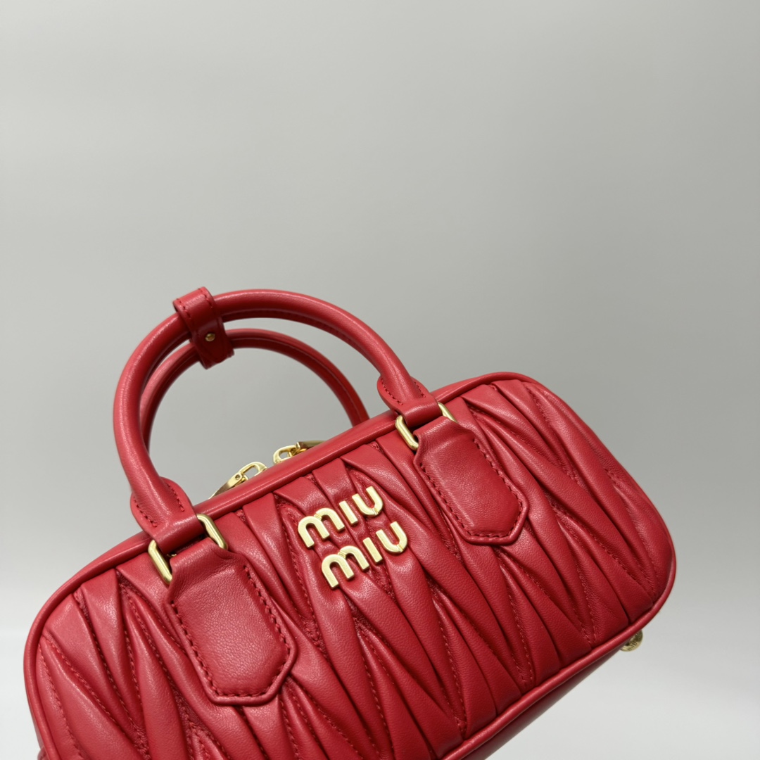 Miu Miu MiuMiurectangular pleated bowling ball
