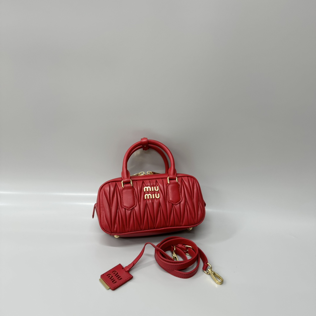 Miu Miu Product _dbiqfQpU1QYMJBiLaP2mBziosJMNe44C4y-Y6-g