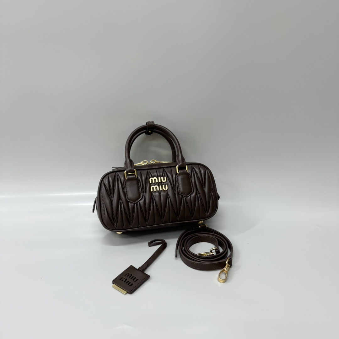 Miu Miu Product _diJqfKyoVGcWw8Nj940Viyo_Rbbs3mI1JGtdYGw