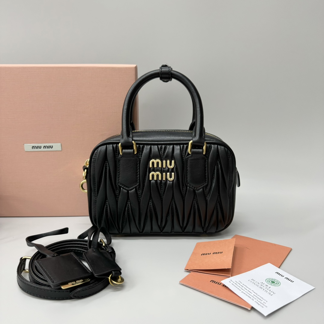 Miu Miu Product _dKbqfXFFzuuBxSy6LJlO4z7CvlZ-zHn_u0aHd1A