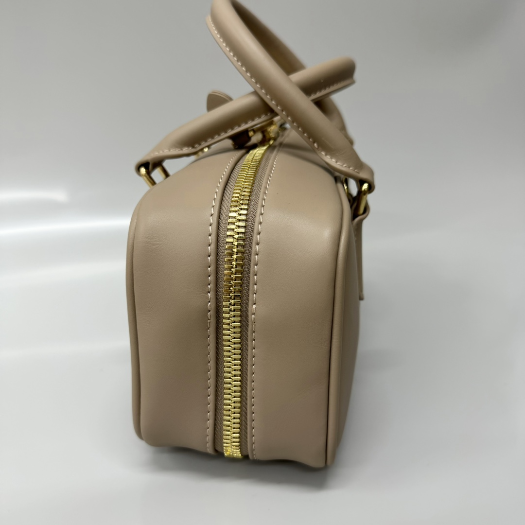 Miu Miu bean paste