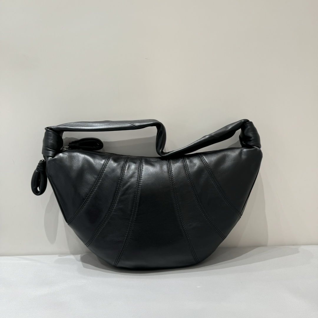 Lemaire 24ss new product (armpit bag) first released at the rare matching counter