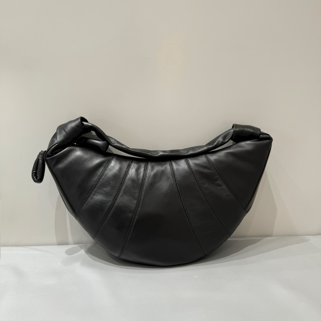 Lemaire 24ss new product (underarm bag) first released at the rare matching counter