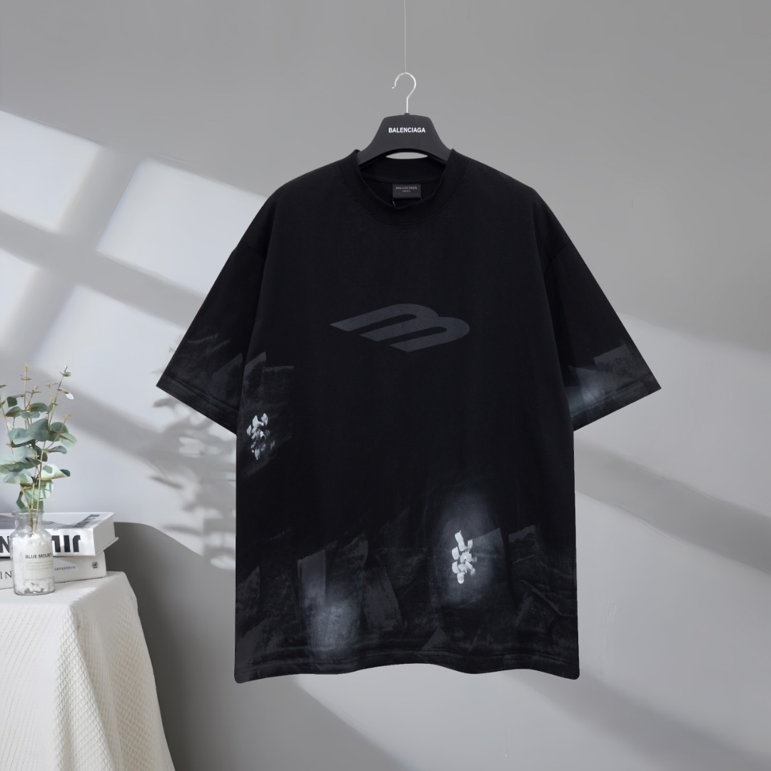 P85 Máxima calidad del mercado BALENCIAGA/Balenciaga 2025SS Gran m de cemento pintado a mano con graffiti en el frente,…