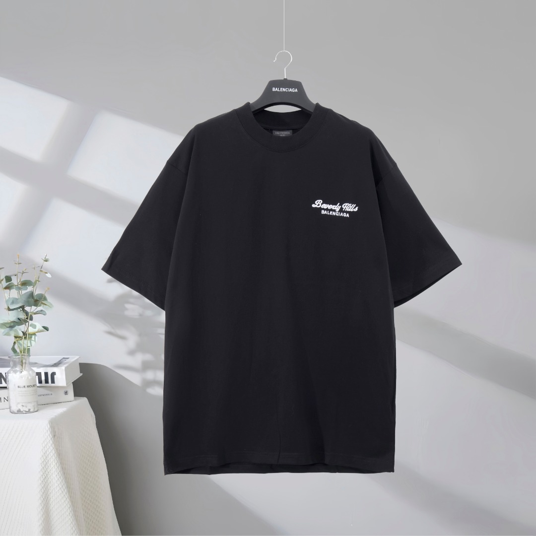 P73 Máxima calidad en el mercado BALENCIAGA/Balenciaga 2025SS beverly hills letra pequeña Camiseta bordada de manga cor…