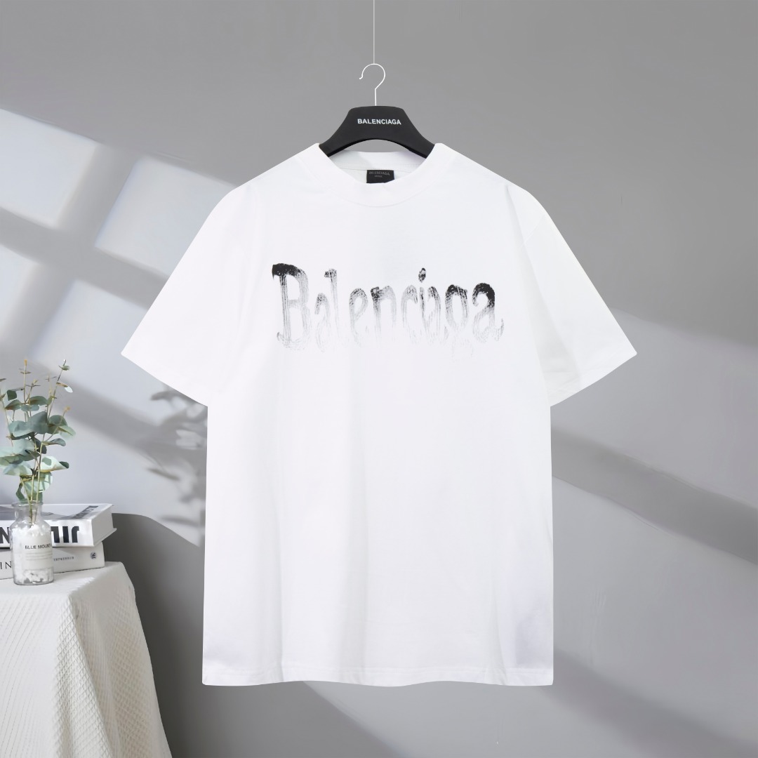 P73 Máxima calidad en el mercado BALENCIAGA/Balenciaga 2025SS Camiseta de manga corta con estampado de letras degradada…