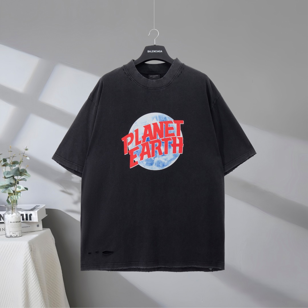 P85 Máxima calidad en el mercado BALENCIAGA/Balenciaga 2025SS Camiseta de manga corta desgastada con estampado de letra…