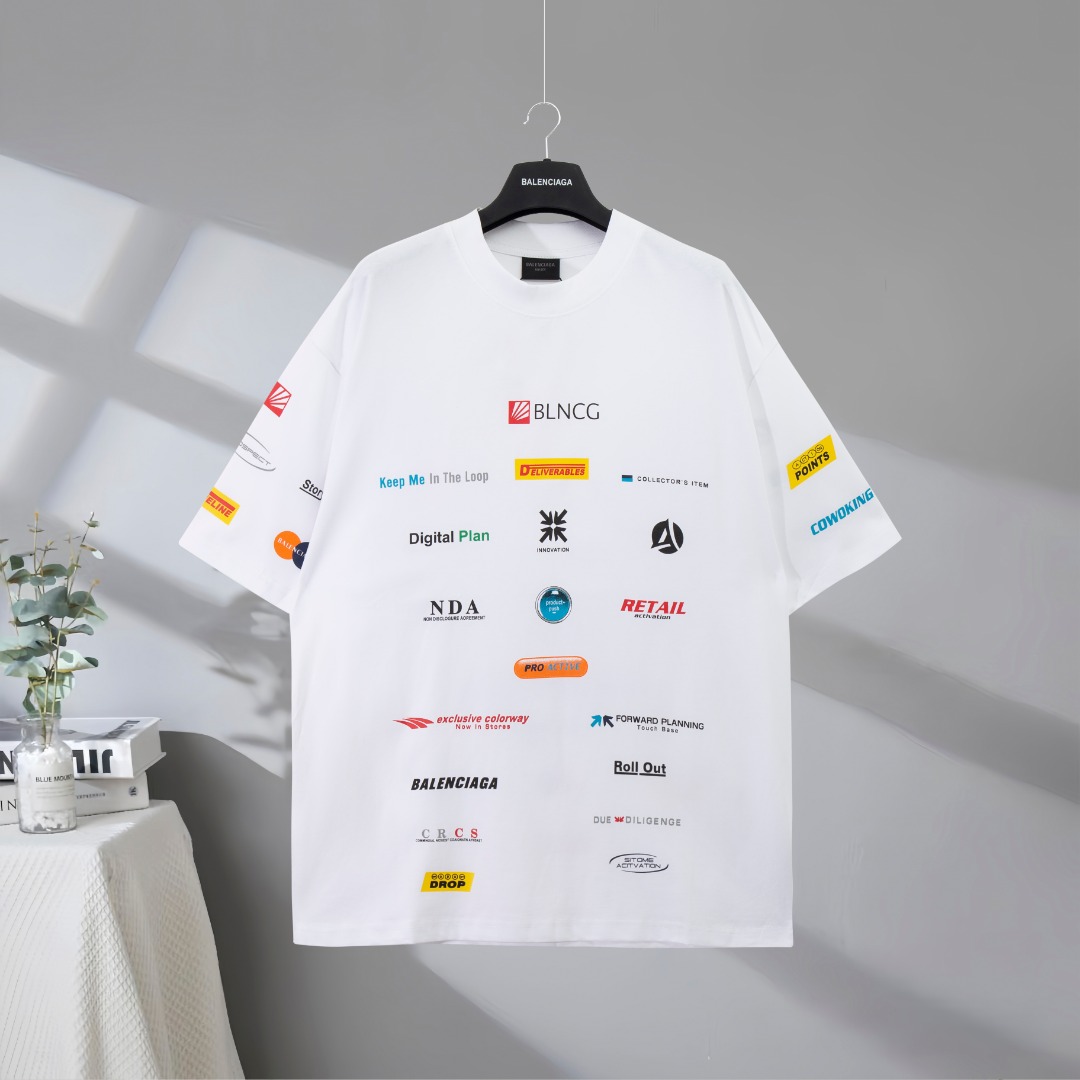 P90 Máxima calidad del mercado BALENCIAGA/Balenciaga 2025SS Camiseta de manga corta con estampado de marca multielement…
