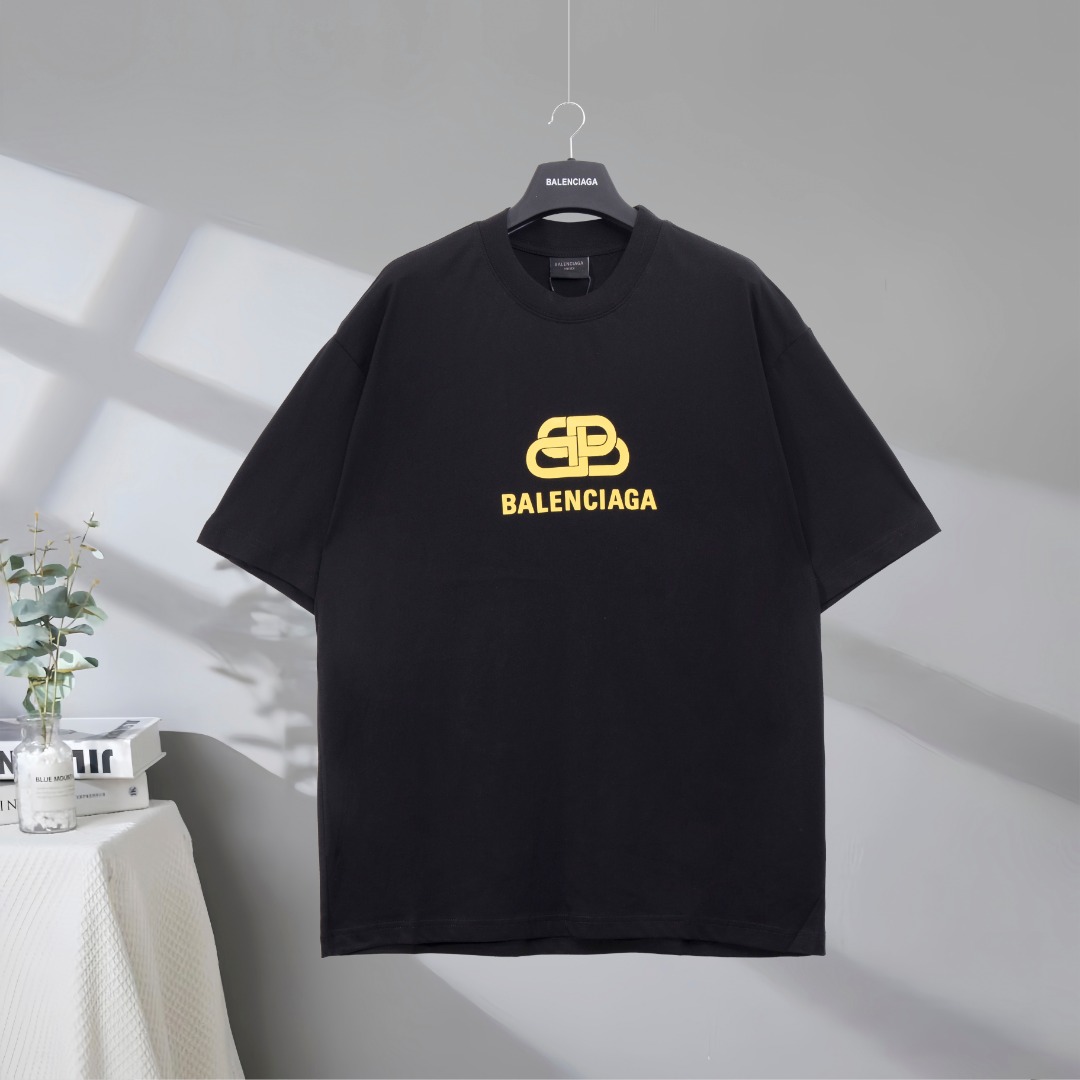 P70 Máxima calidad en el mercado BALENCIAGA/Balenciaga 2025SS camiseta de manga corta con estampado de letras clásicas …