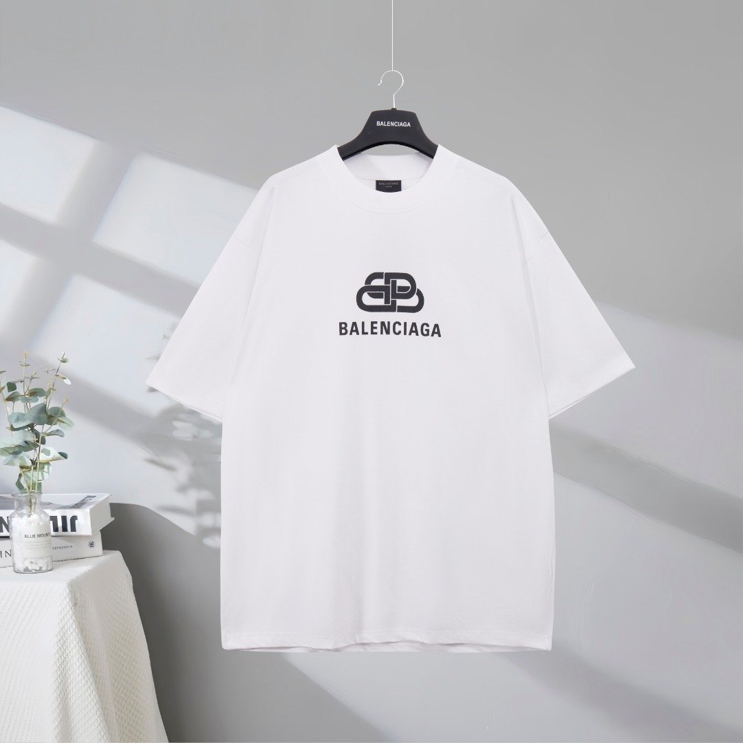 P70 Máxima calidad en el mercado BALENCIAGA/Balenciaga 2025SS camiseta de manga corta con estampado de letras clásicas …