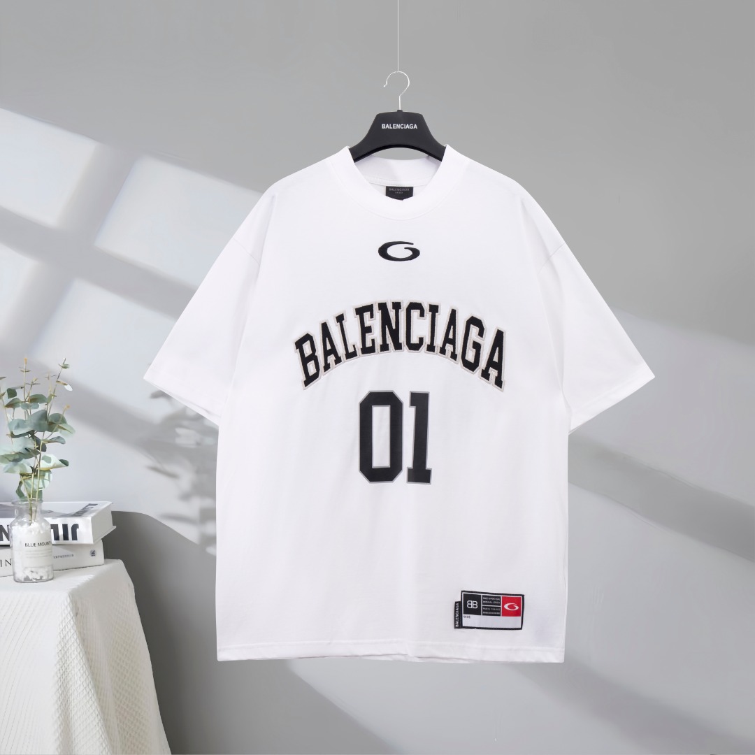 P95 ￼ Calidad superior en el mercado Camiseta de manga corta bordada con estampado de la serie de baloncesto BALENCIAGA…