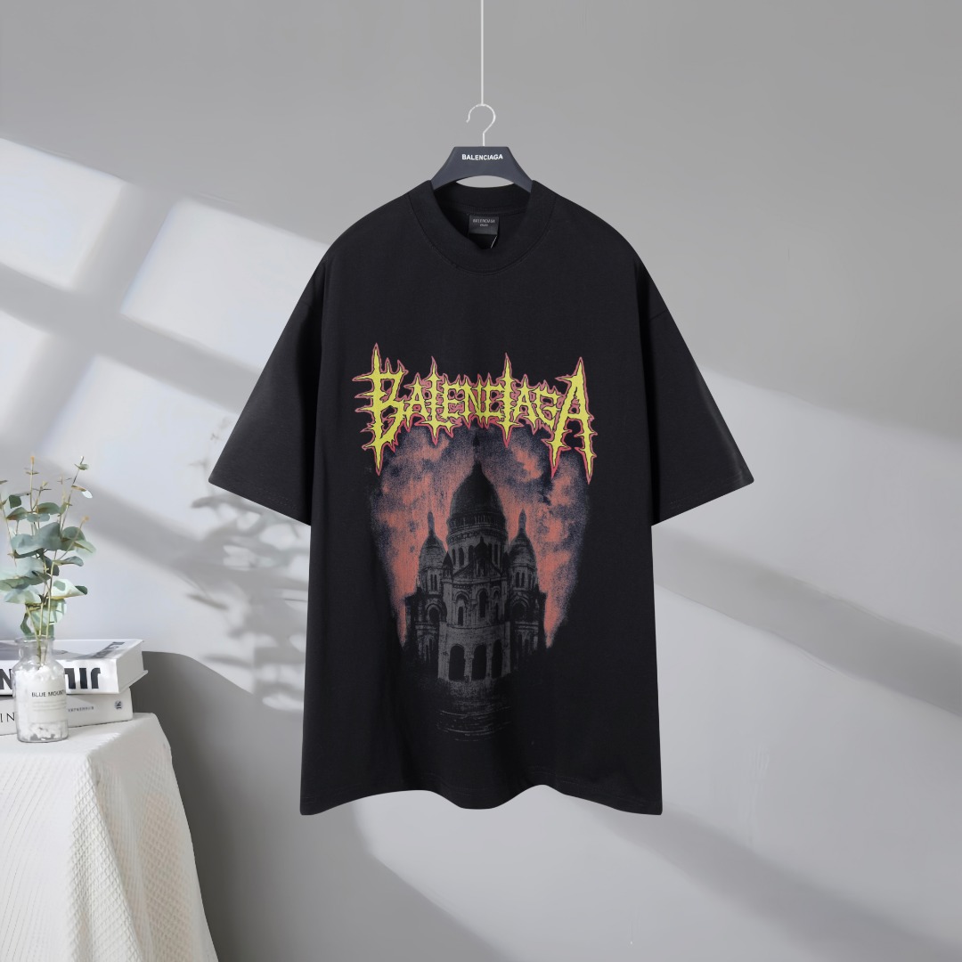 P85 Calidad superior en el mercado BALENCIAGA/Balenciaga 2026SS Camiseta desgastada de manga corta con Catedral del Sag…