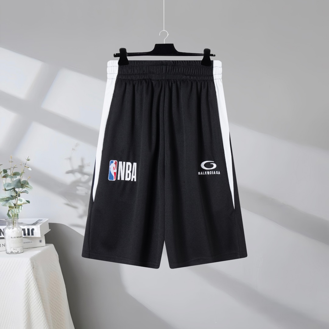 P105 Máxima calidad en el mercado BALENCIAGA/Balenciaga 2026SS nueva serie conjunta de la NBA pantalones cortos deporti…