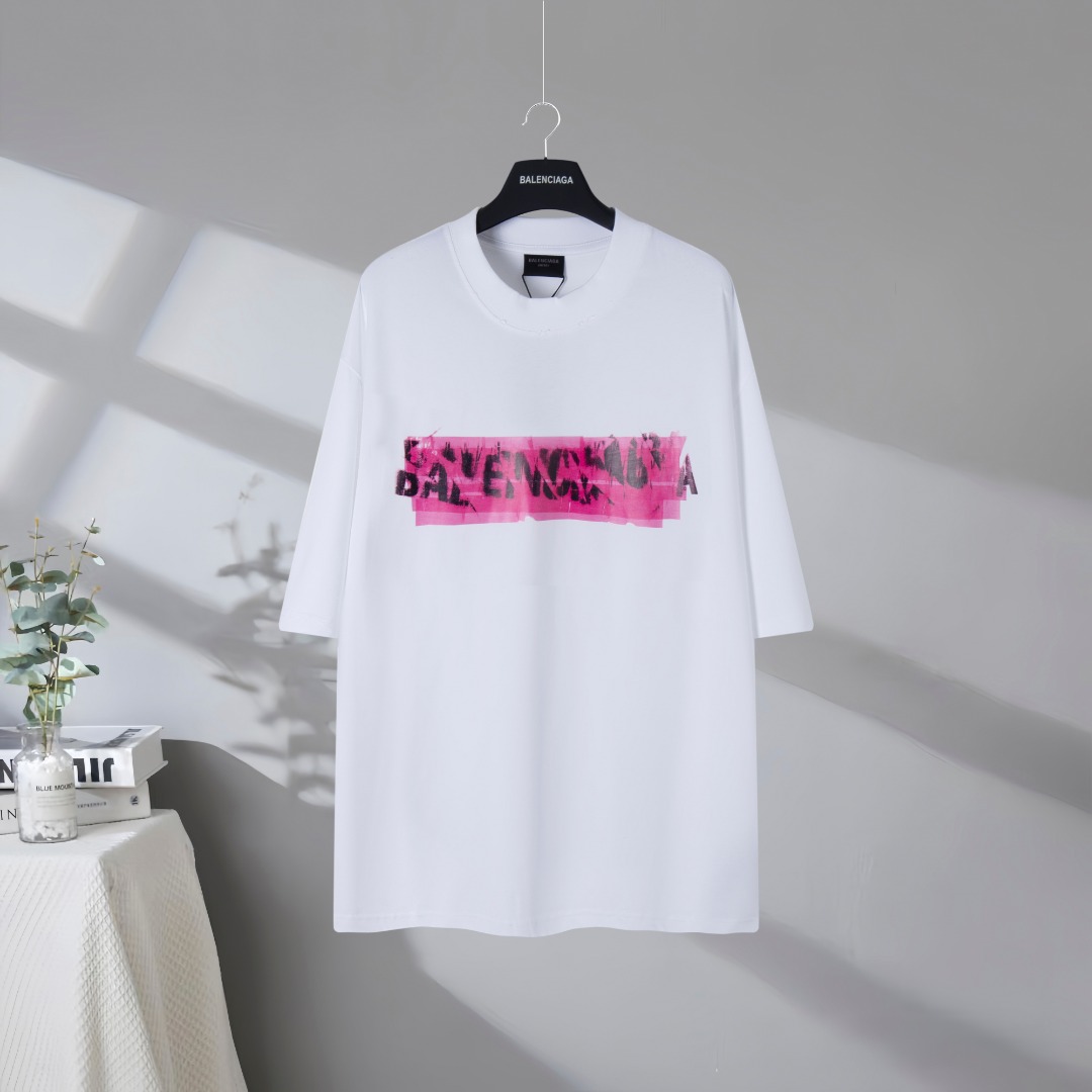 P85 La mejor calidad del mercado BALENCIAGA/Balenciaga 2026SS Camiseta de manga corta desgastada deshilachada con estam…
