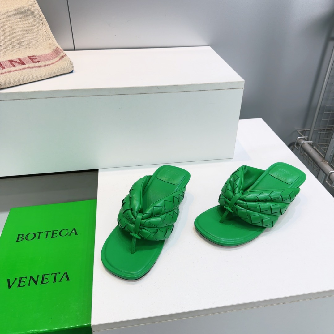 BV Woven Knotted Thong Flat Slides