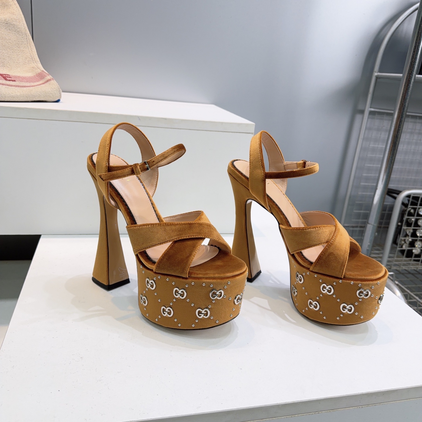 Gucci Velvet Cross Strap Platform Block Heel Sanda