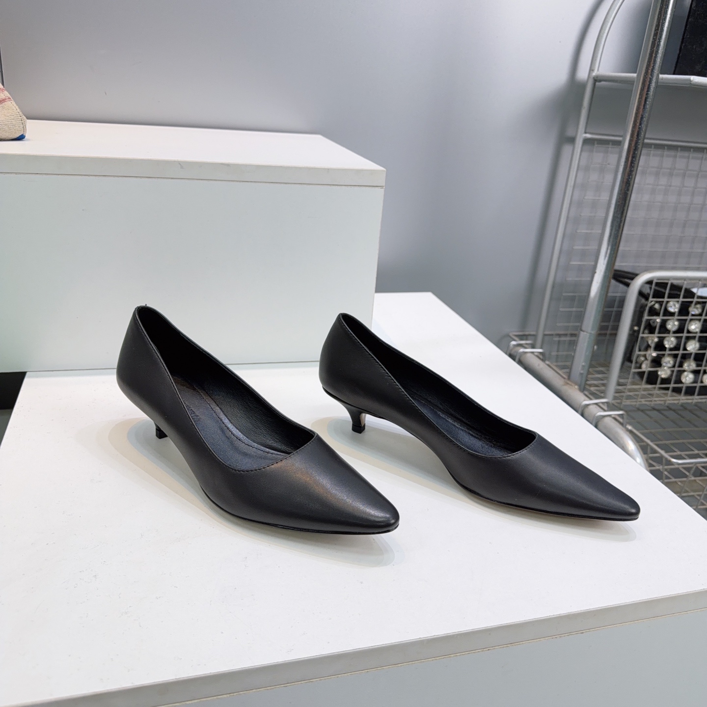 BV Kitten Heel Pumps