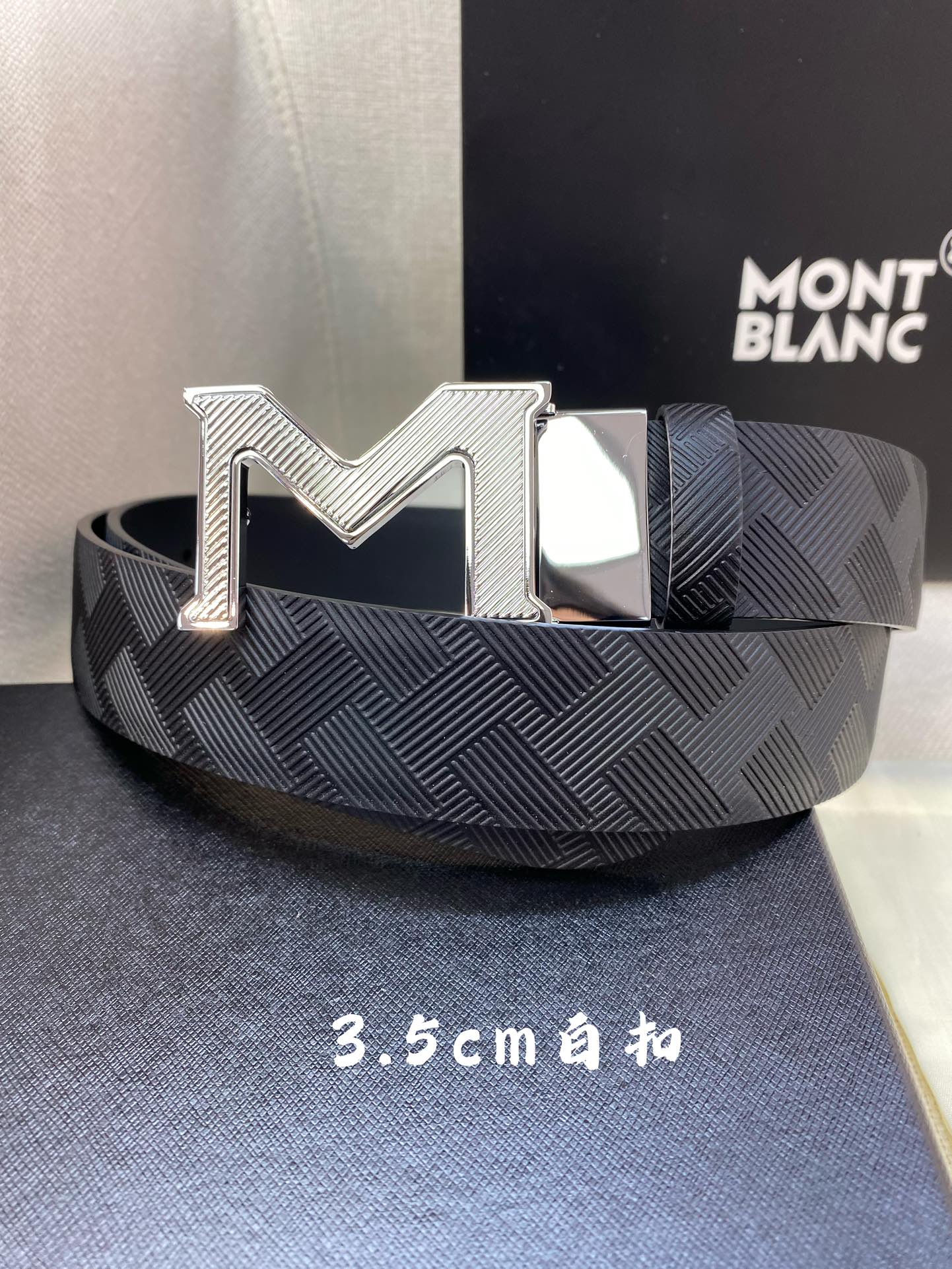 Montblanc万宝龙宽3.5cm采用头层牛皮精品针式扣头自由裁剪商务休闲皮带