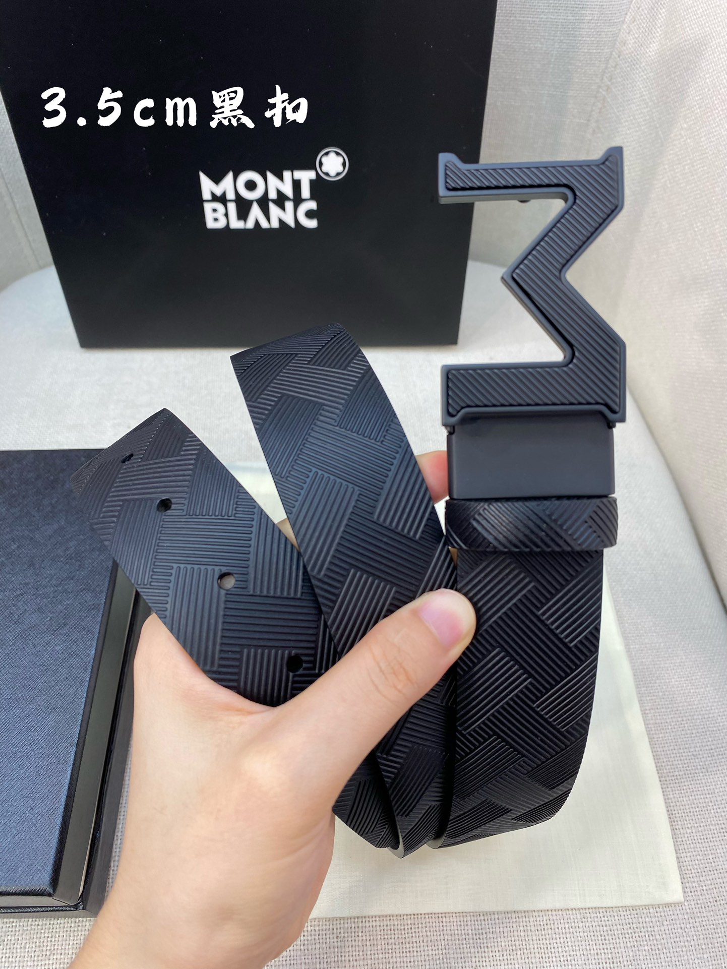 Montblanc万宝龙宽3.5cm采用头层牛皮精品针式扣头自由裁剪商务休闲皮带