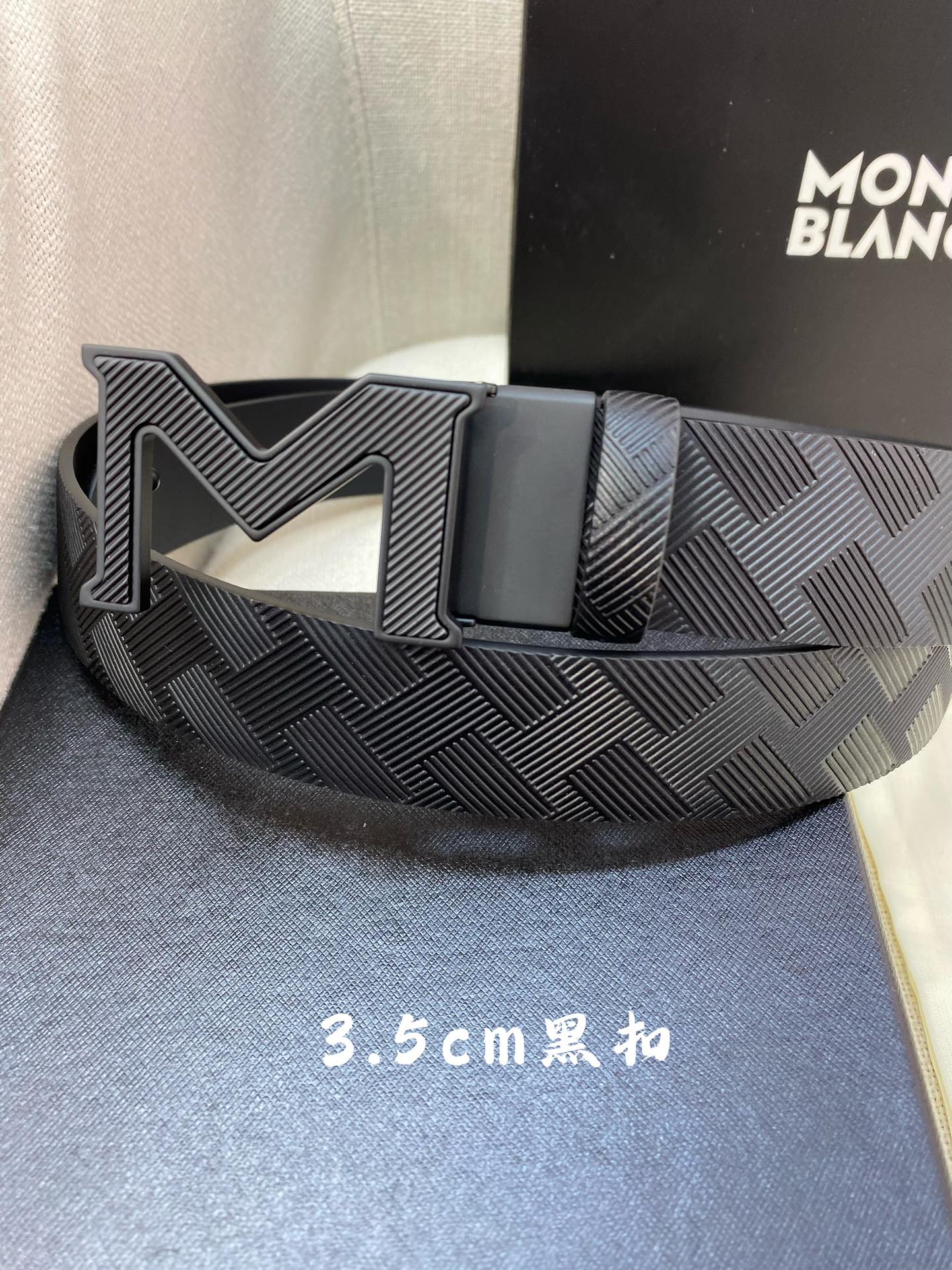 Montblanc万宝龙宽3.5cm采用头层牛皮精品针式扣头自由裁剪商务休闲皮带