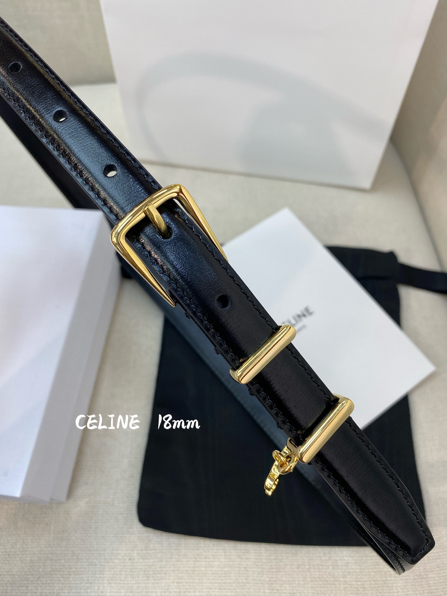 CELINE赛琳专柜同款宽1.8cm腰带选用双面原版光滑头层小牛皮精制而成抛光金属精品针扣低调奢华码数7